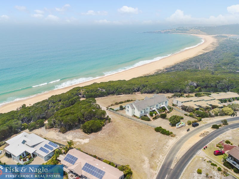 16 Surf Circle, Tura Beach, NSW 2548