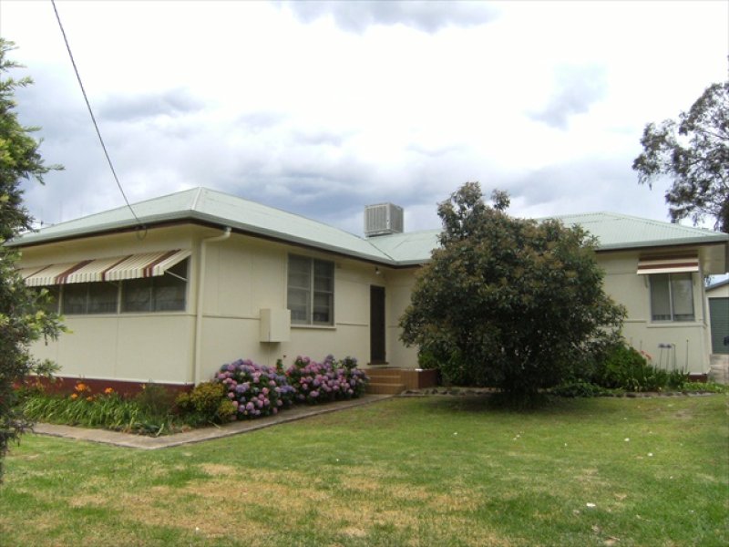 8 Frater Street, Binnaway, NSW 2395