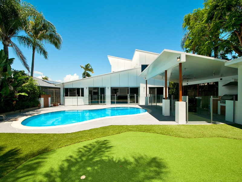 24 Mcilwraith Avenue Bundall QLD 4217 Realestate au