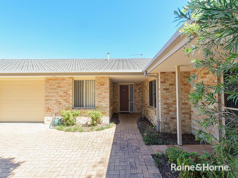 2/175 Sandy Point Road, Corlette, NSW 2315