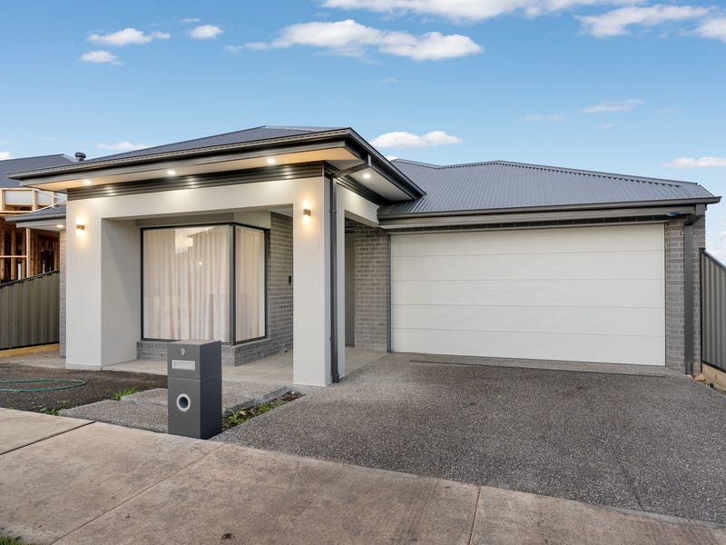 9 Xenolith Drive, Craigieburn, Vic 3064 House for Sale realestate