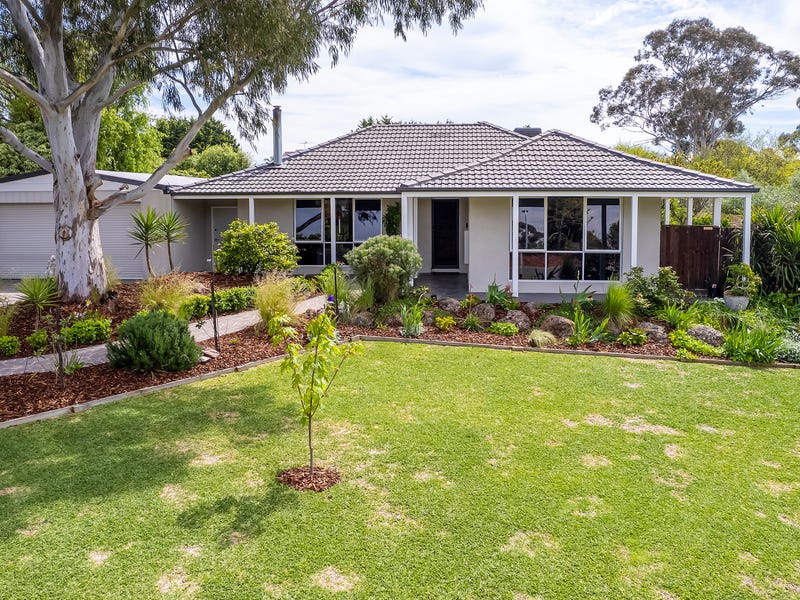 17 Yarralumla Drive, Langwarrin, Vic 3910 Property Details