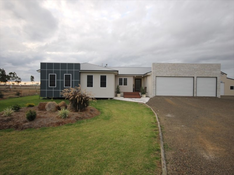 36 Henry Lawson Drive, Dalby, Qld 4405 Property Details