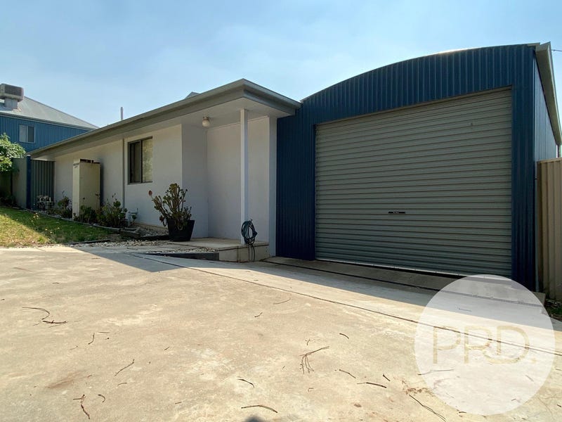 2/679 Pearsall Street, Lavington, NSW 2641