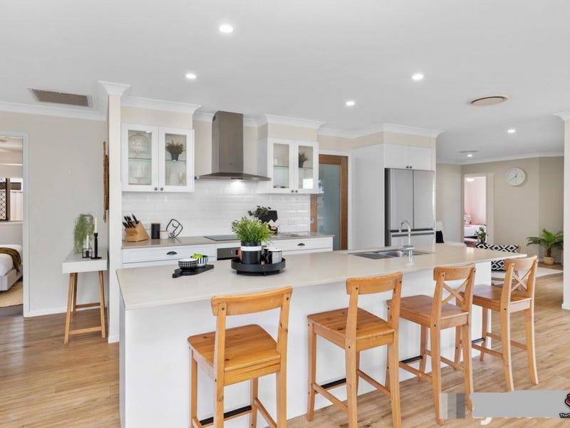 28 Birdwood Road, Birkdale, QLD 4159