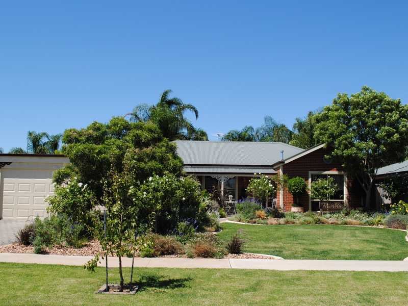 32 Hollywood Boulevard, Mildura, Vic 3500 Property Details