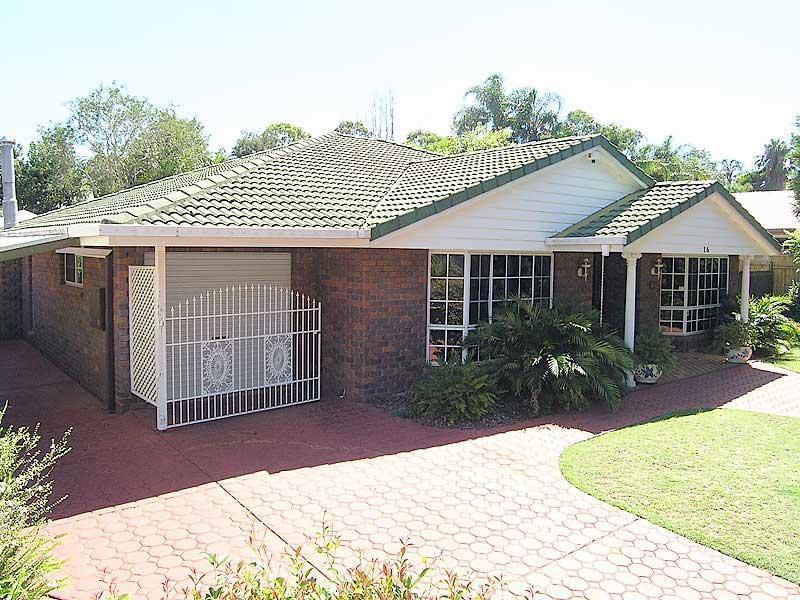 16 Plateau Drive, Springwood, QLD 4127