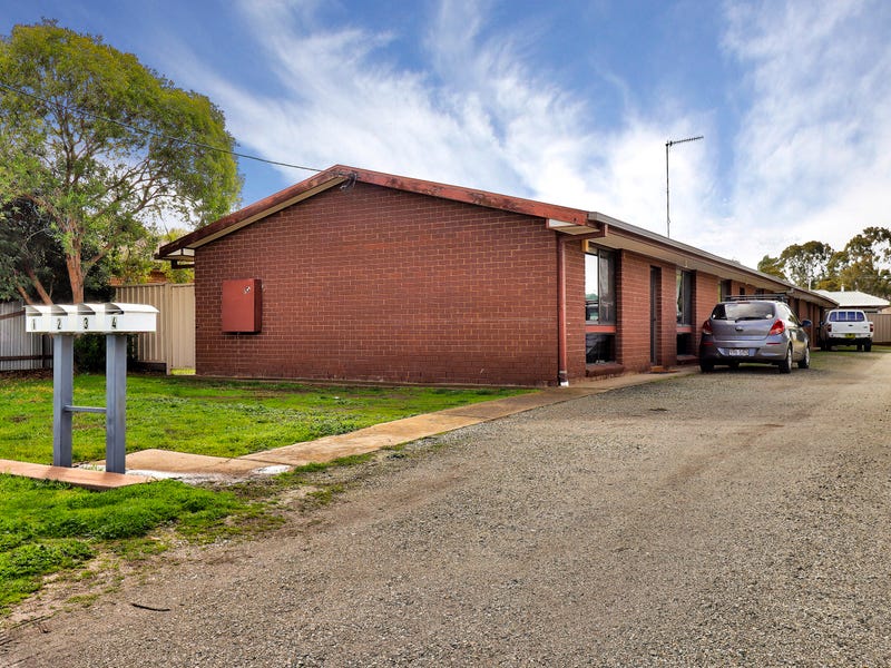 261 Victoria Street, Deniliquin, NSW 2710
