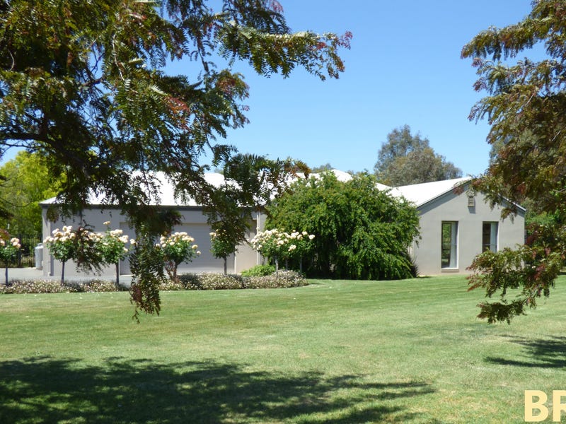 73 Olivers Rd, Benalla, Vic 3672 Property Details