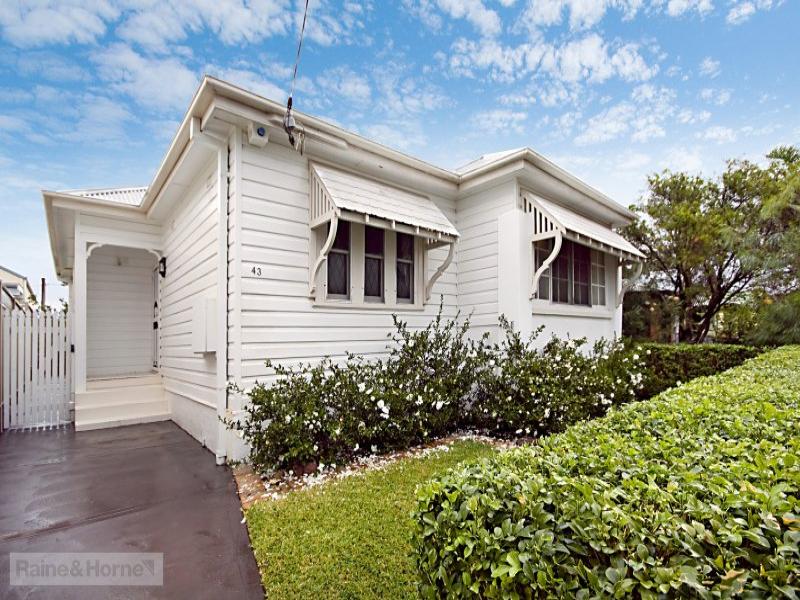 43 Crown Street, Stockton, NSW 2295 Property Details