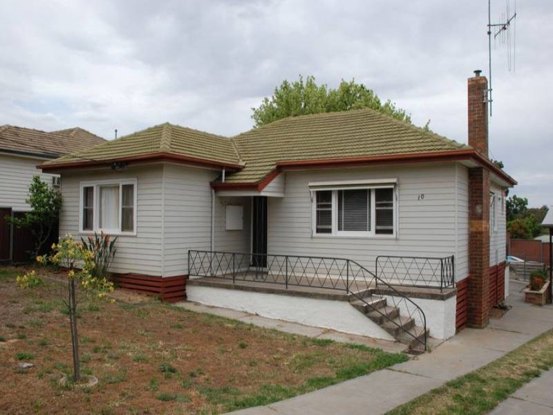 10 Leonard Avenue, Flora Hill, VIC 3550