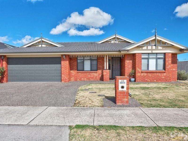 29 Broadstone Way, Cranbourne, VIC 3977