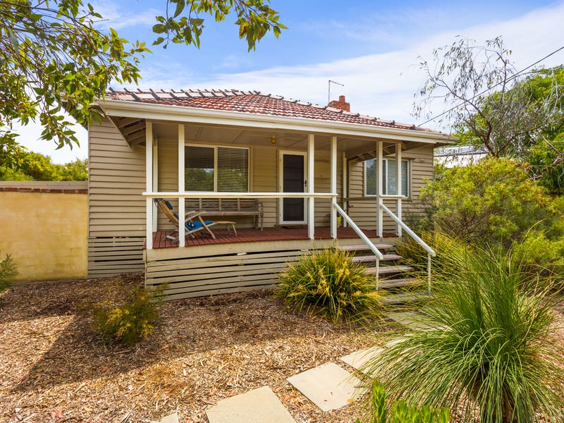 128 Samson Street, White Gum Valley, WA 6162