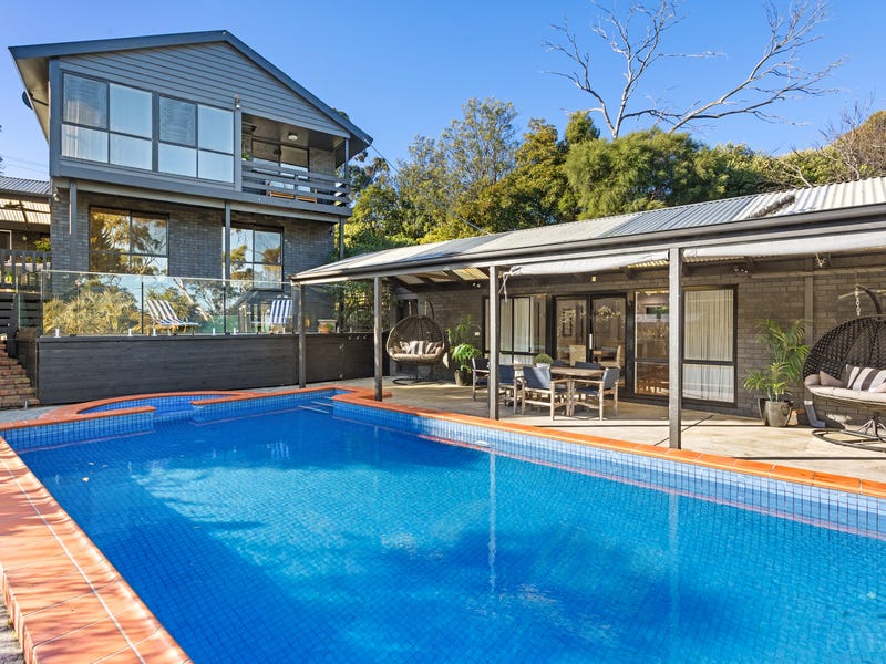 8 Allison Road, Mount Eliza, VIC 3930