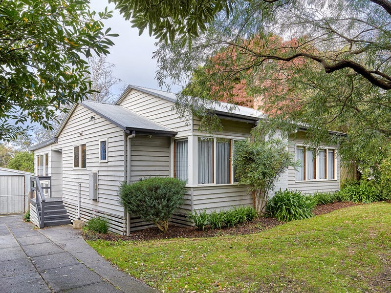 14 Centre Avenue, Warragul, Vic 3820 Property Details