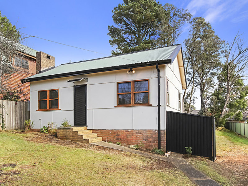 102 Barton St, Katoomba, NSW 2780 Property Details