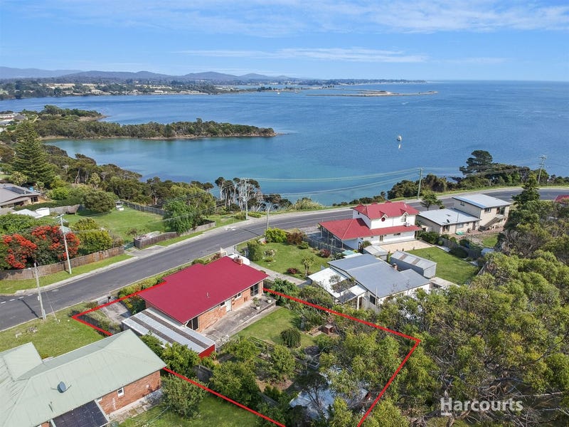 9 White Street, Town, TAS 7253