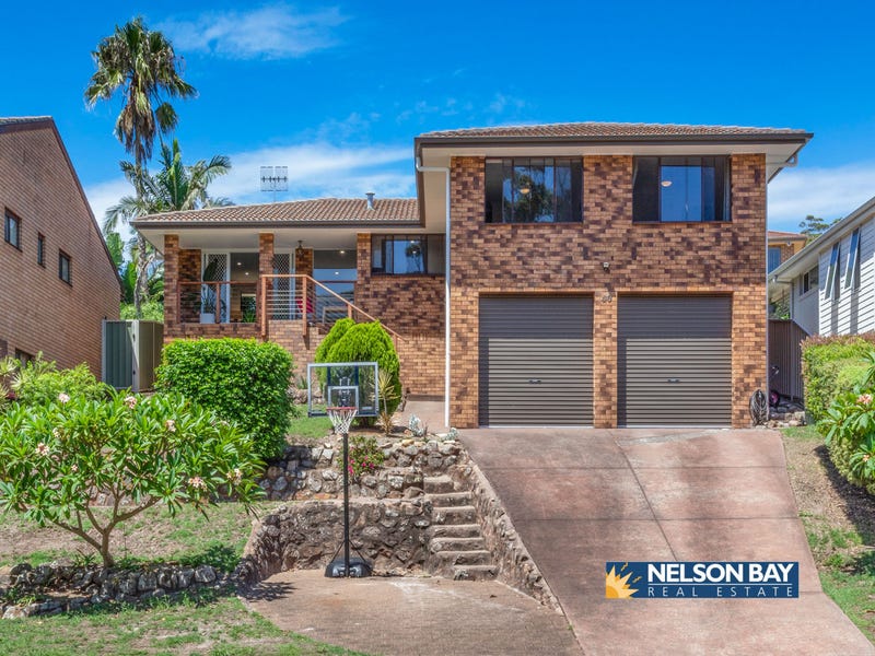 40 Corrie Parade, Corlette, NSW 2315