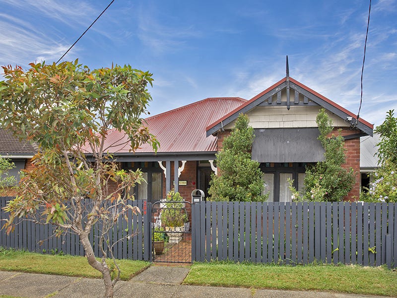 209 Beaumont Street, Hamilton South, NSW 2303