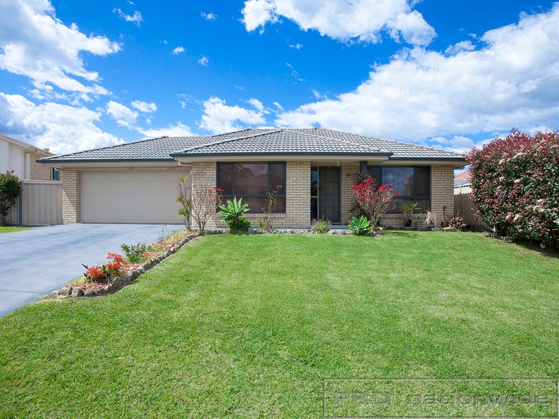 77 Clayton Crescent, Rutherford, NSW 2320 Property Details