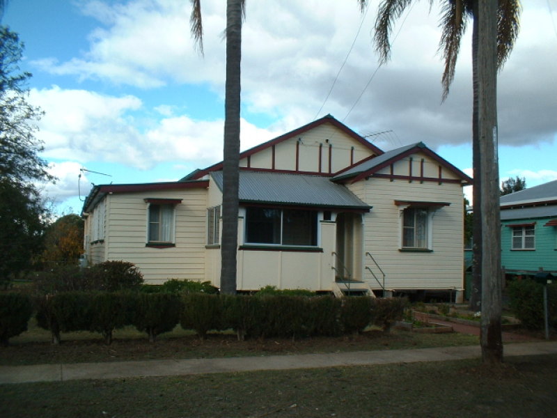 10 Murray Street, Pittsworth, QLD 4356