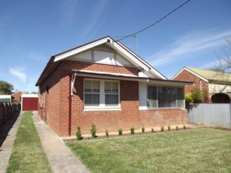 16 Darlow Street, Wagga Wagga, NSW 2650