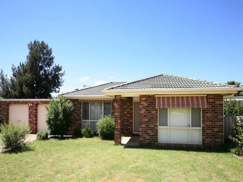 31 Bamarook Cres, Glenfield Park, NSW 2650