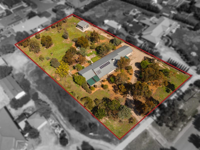 5 Rolling Meadows Drive, Sunbury, Vic 3429 Property Details