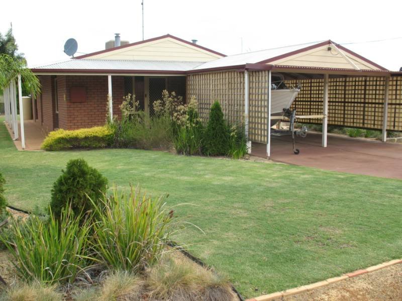 41 Elliott St, Waroona, WA 6215 Property Details