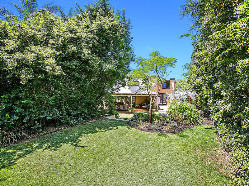 10 Crest Avenue, Mount Pleasant, WA 6153 10 Crest Avenue, Mount Pleasant, WA 6153