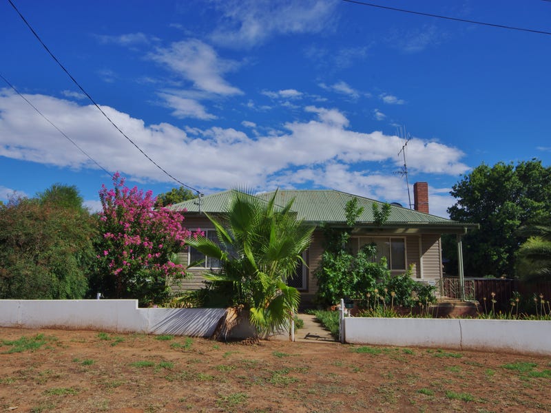 3 Macassar Street, Cowra, NSW 2794