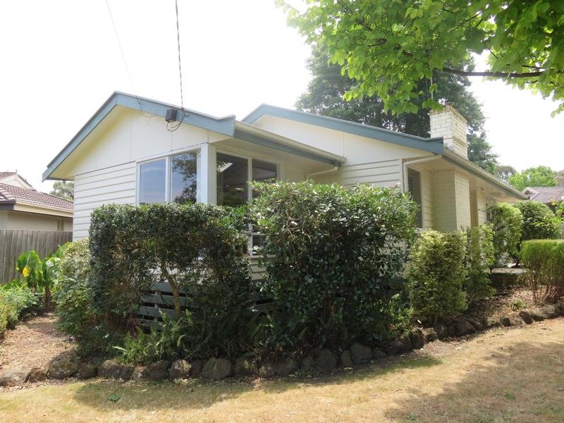 8 Hazeldene Court, Berwick, Vic 3806