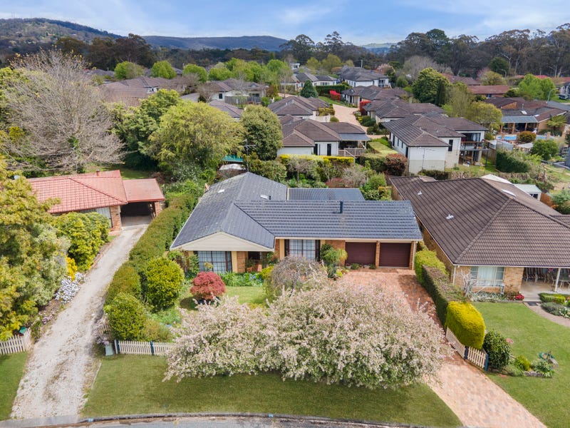 18 Winifred Crescent, Mittagong, NSW 2575 Property Details