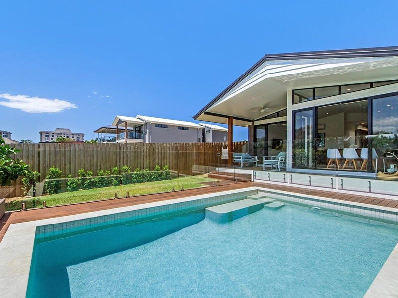 41B Fairway Drive, Clear Island Waters,