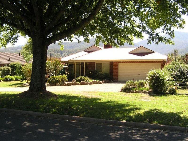 145 Station Street, Porepunkah, VIC 3740