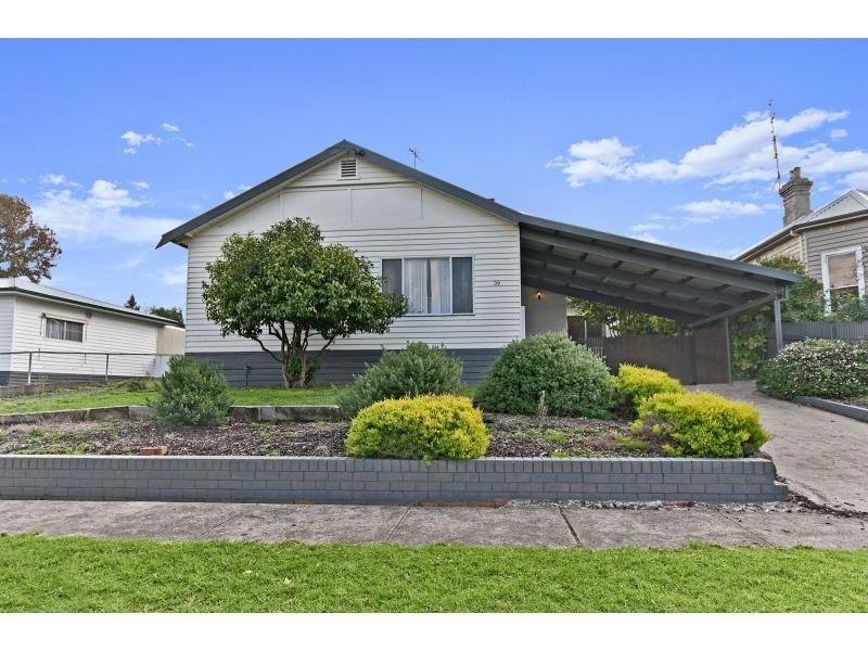 39 Clarendon Street, Hamilton, Vic 3300 Property Details
