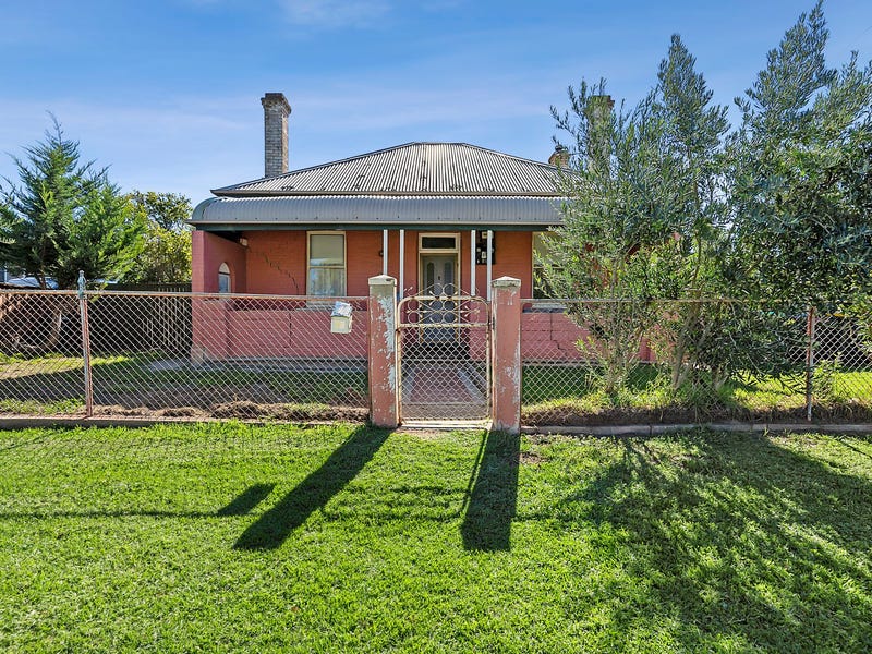 52 Braidwood Road, Goulburn, NSW 2580