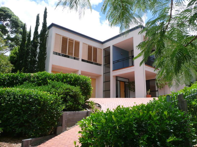 20 Ringway Place, Chapel Hill, Qld 4069 20 Ringway Place, Chapel Hill, Qld 4069