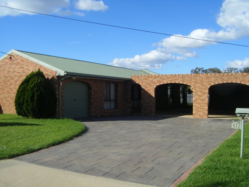 512 b Street, Lavington, NSW 2641 Property Details