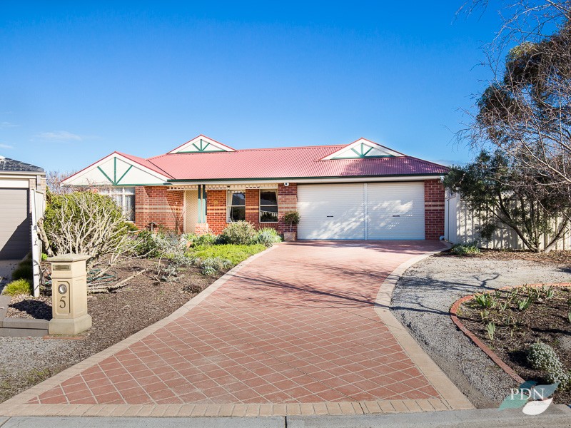 5 Ray Court, Werribee, Vic 3030 Property Details