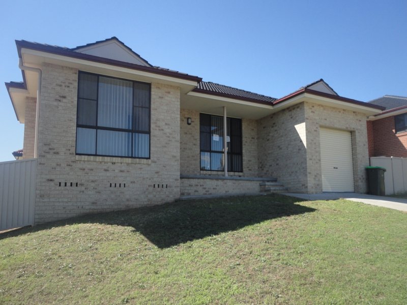 1 Conimbla Cres, North Tamworth, NSW 2340