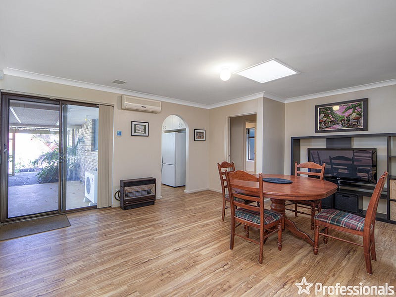 70 Berkshire Road, Forrestfield, WA 6058 Property Details