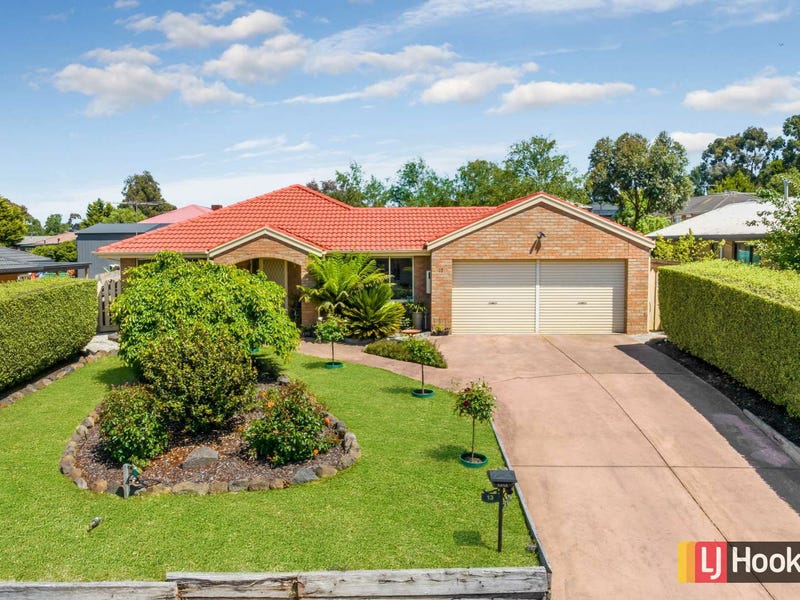 13 Roulston Way, Wallan, Vic 3756 - Property Details