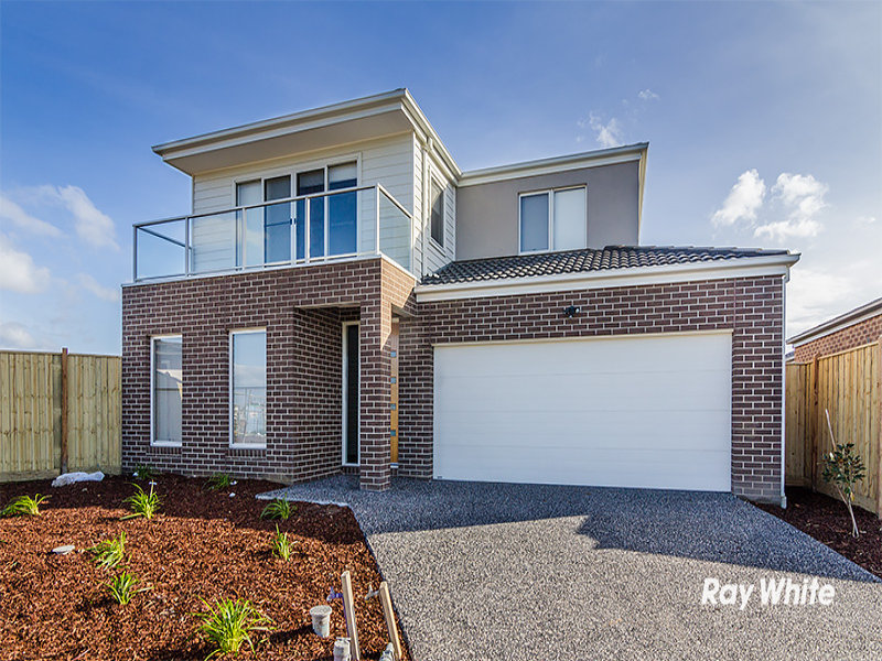 18 Riverbank Close, Clyde North, Vic 3978