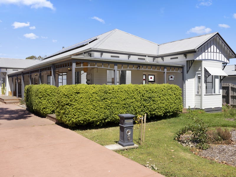 9 School Avenue, Newhaven, VIC 3925