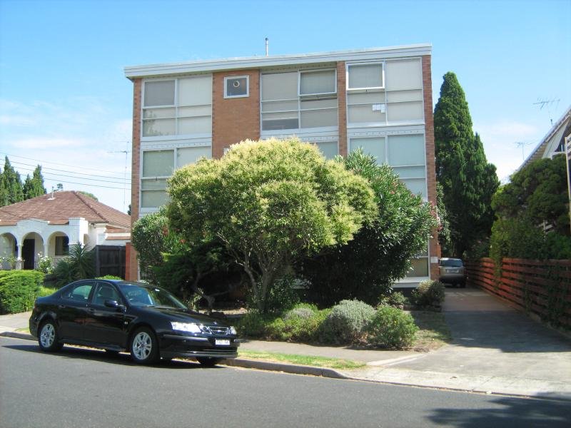 13/8 Lambert Road, Toorak, VIC 3142