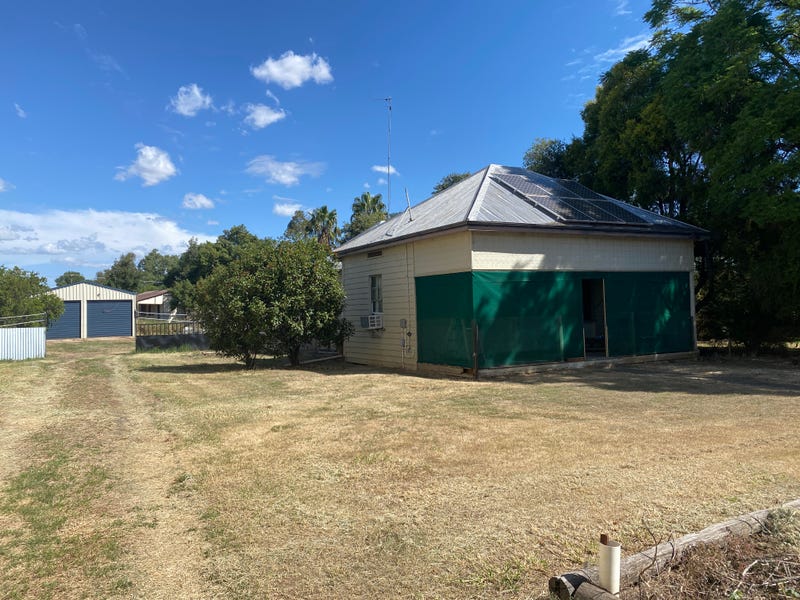 74 Burrowes Street, Surat, Qld 4417 Property Details