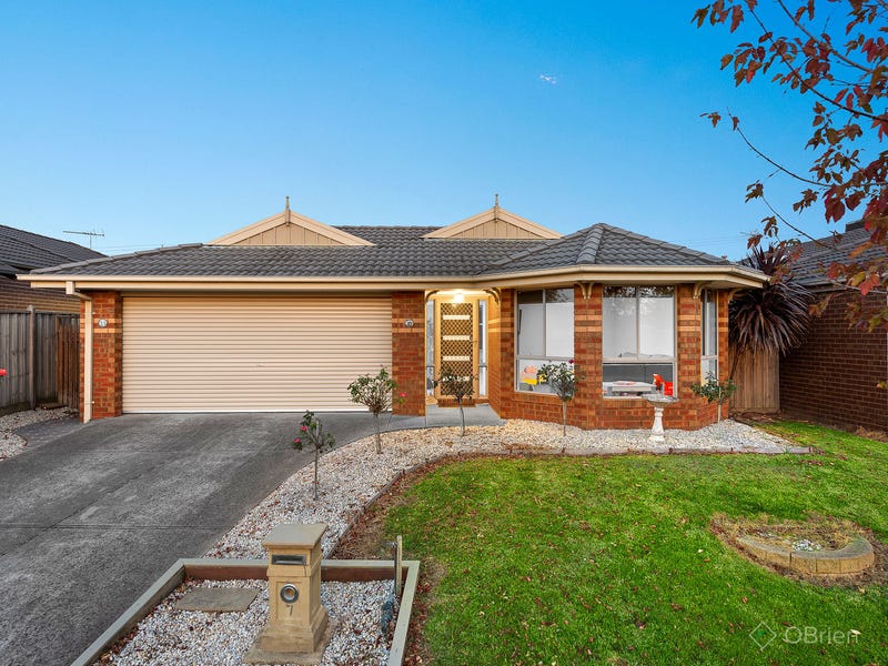 7 Tyrone Avenue, Pakenham, VIC 3810 - realestate.com.au