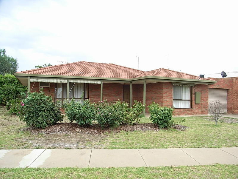 145 Crossen St, Echuca, Vic 3564 Property Details