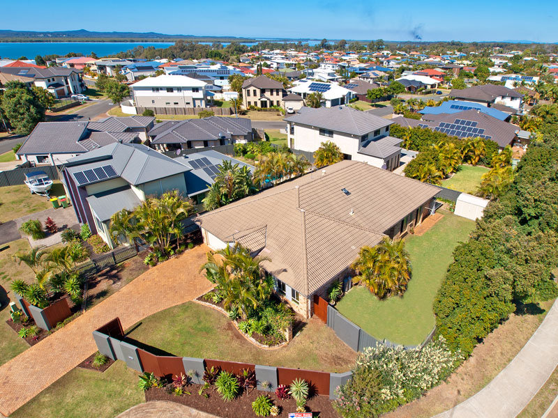 92 Penzance Drive, Redland Bay, QLD 4165